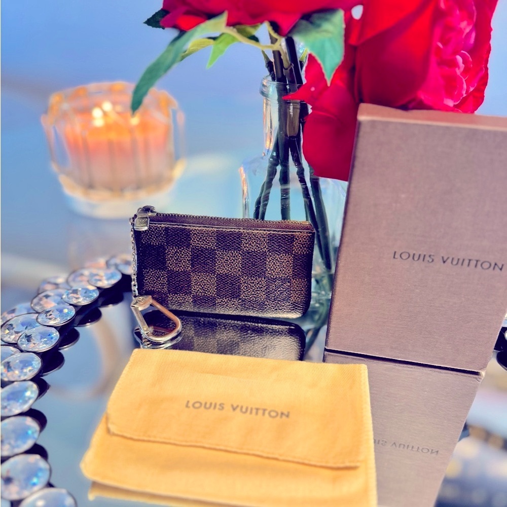 Authentic Louis Vuitton Damier Ebene Key Pouch